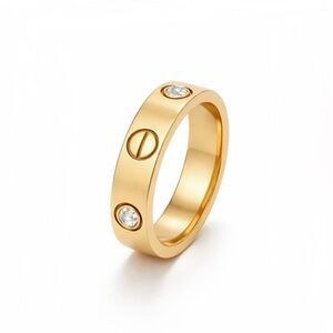 Love Design Ring with Zirconia | 18K Gold Plated | Elegant Jewelry